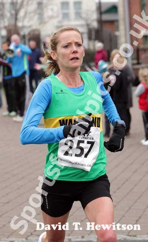Sonia Samuels (Wallsend Harriers) winning the Wallsend Harriers Terry O'Gara Memorial 5k Road Race.